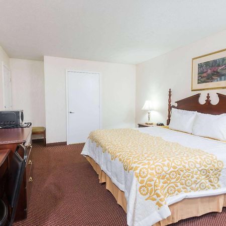 Days Inn By Wyndham Amherst Zewnętrze zdjęcie