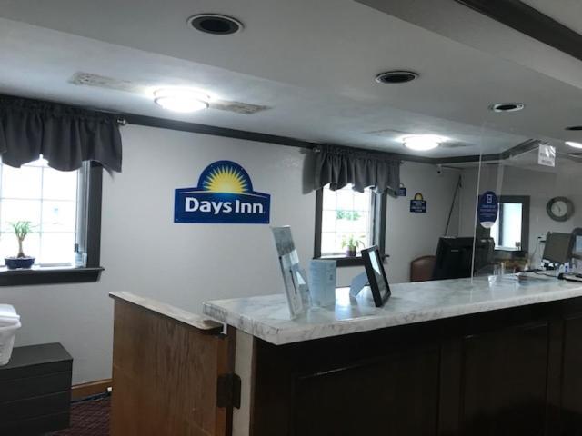 Days Inn By Wyndham Amherst Zewnętrze zdjęcie