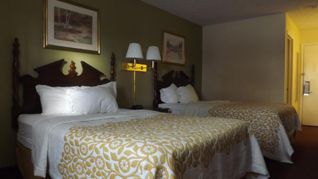 Days Inn By Wyndham Amherst Zewnętrze zdjęcie