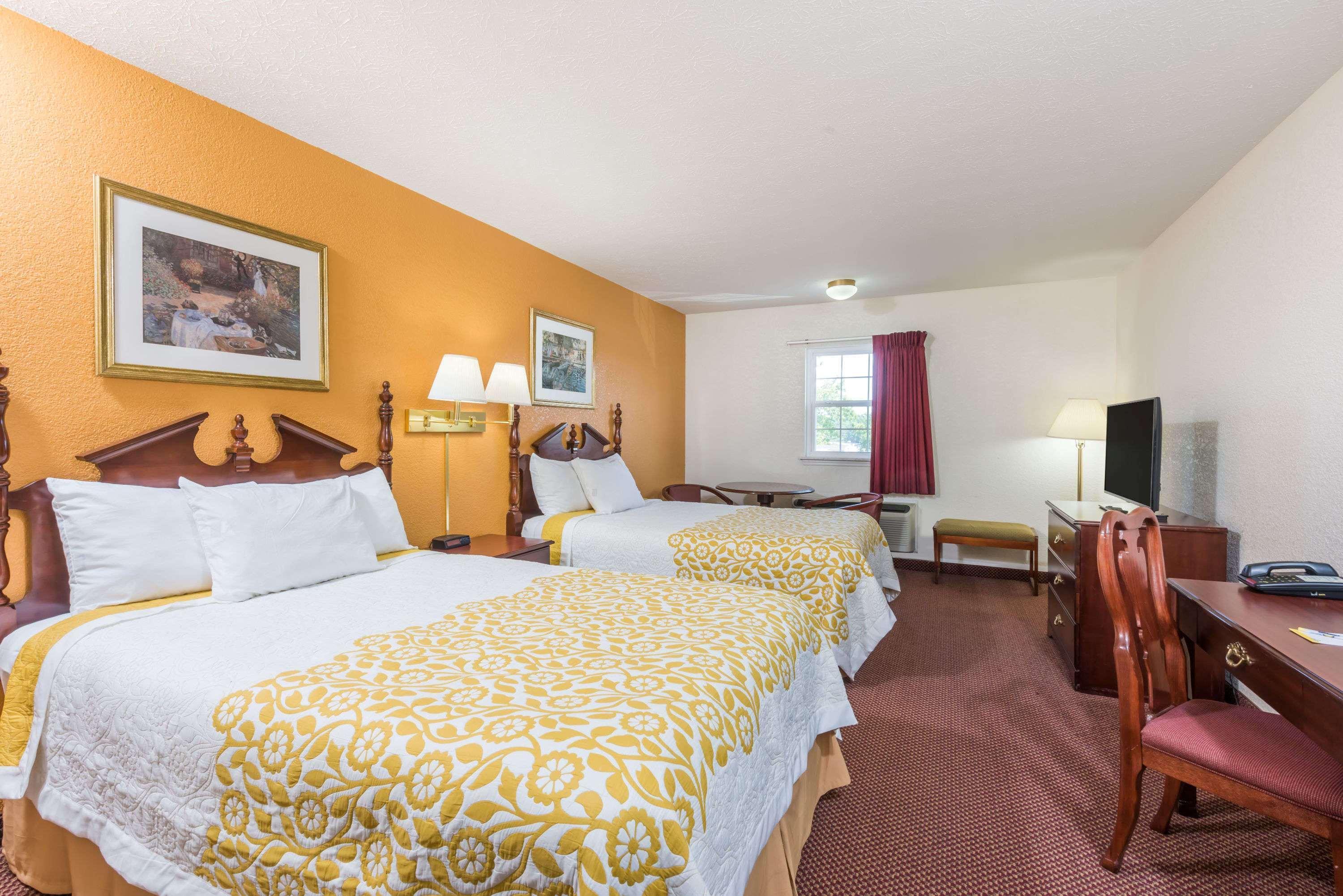 Days Inn By Wyndham Amherst Zewnętrze zdjęcie