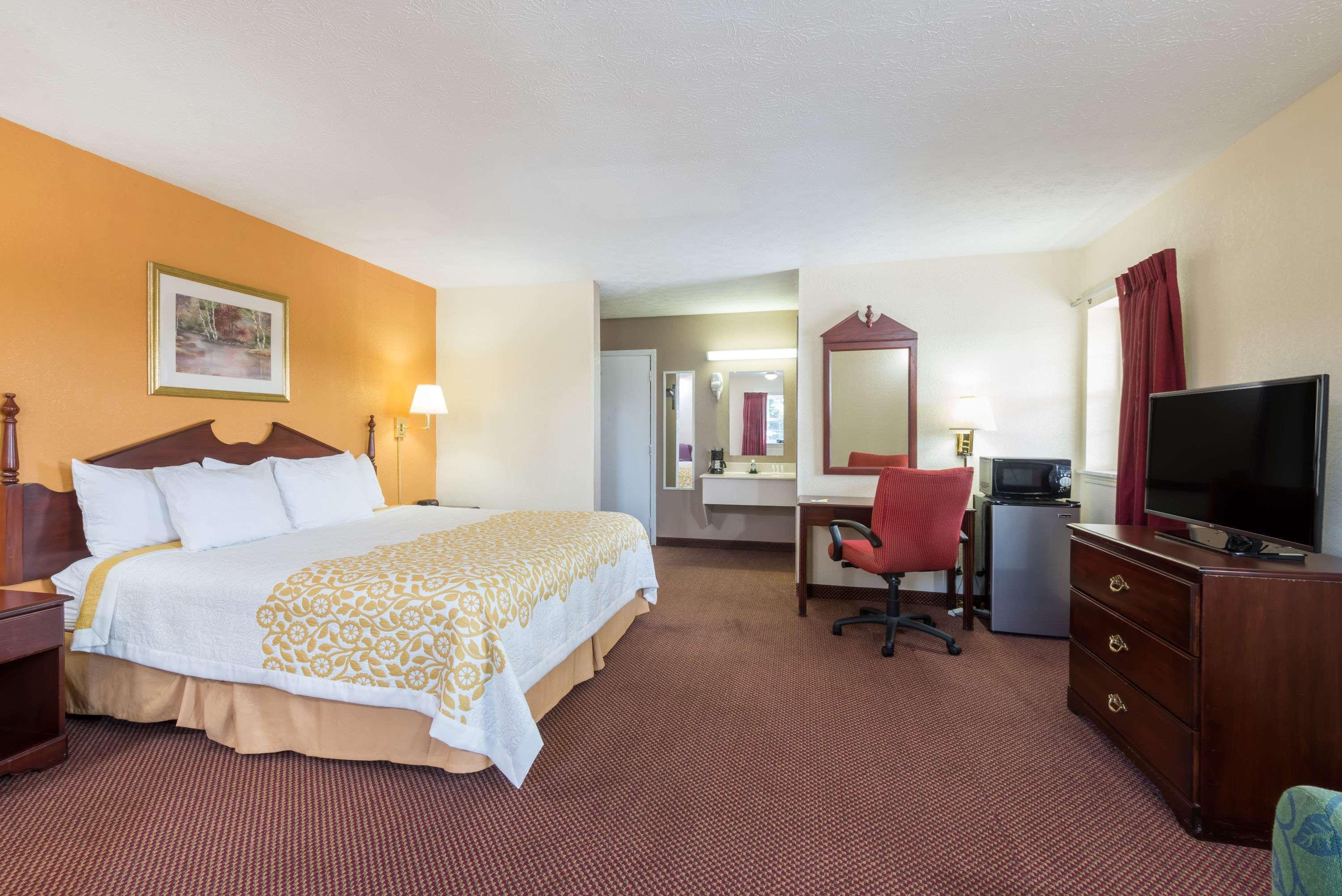 Days Inn By Wyndham Amherst Zewnętrze zdjęcie
