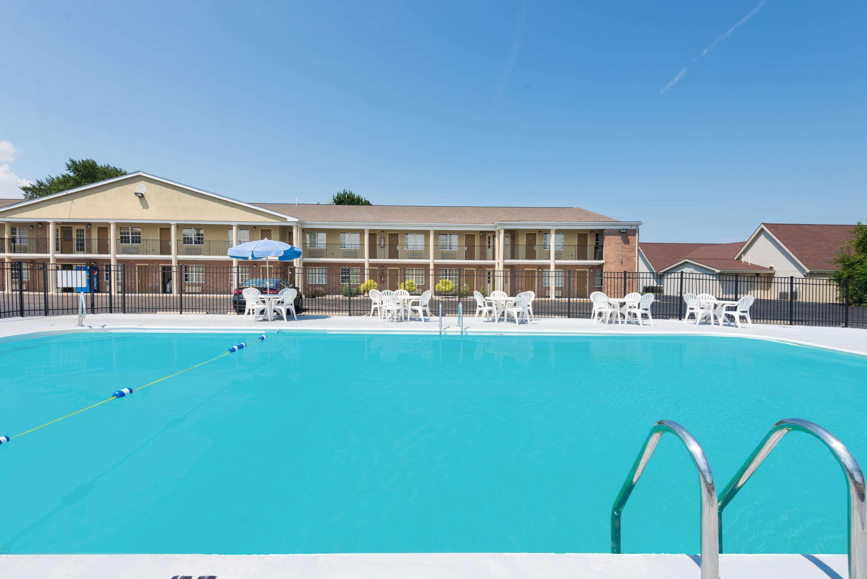 Days Inn By Wyndham Amherst Zewnętrze zdjęcie
