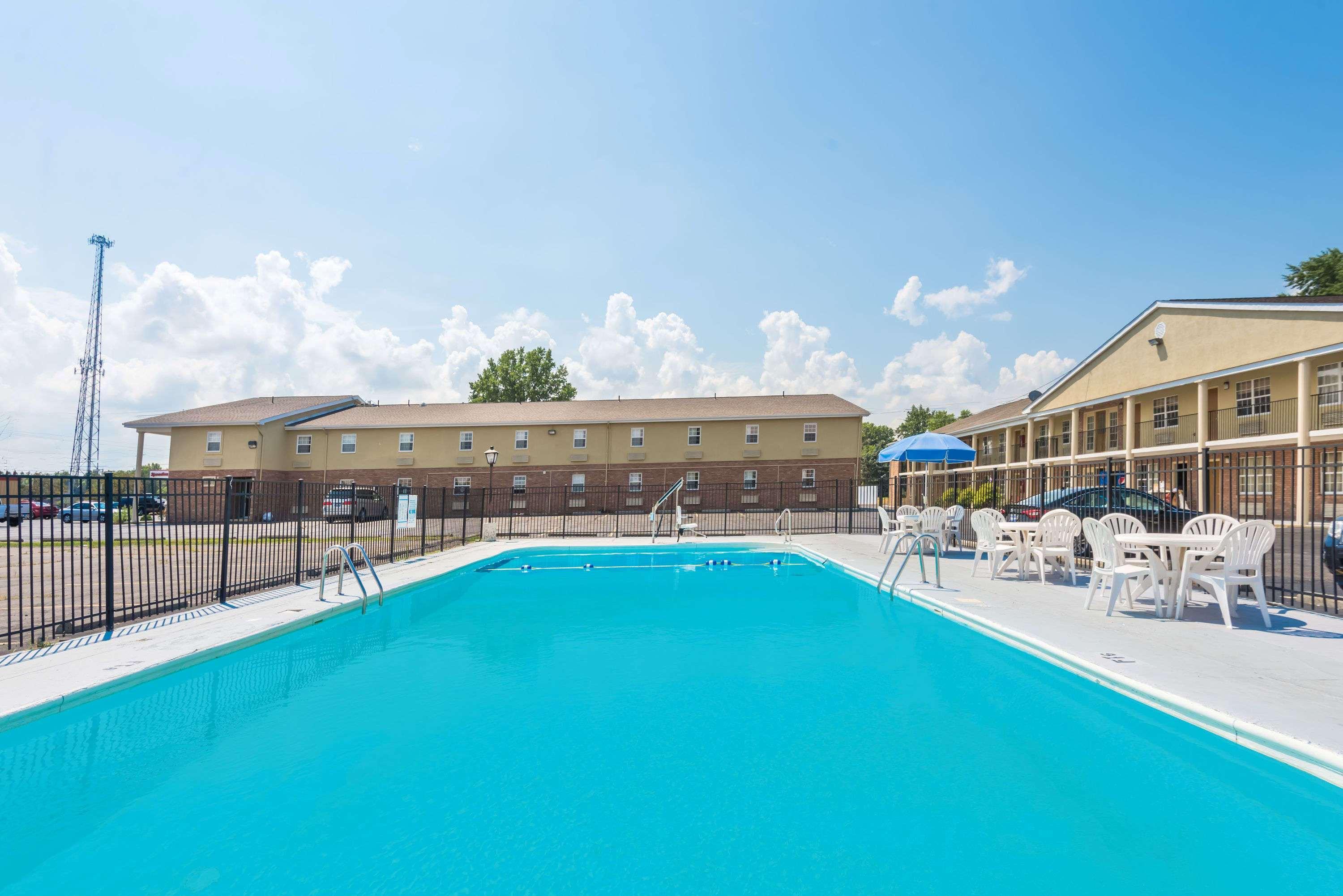 Days Inn By Wyndham Amherst Zewnętrze zdjęcie