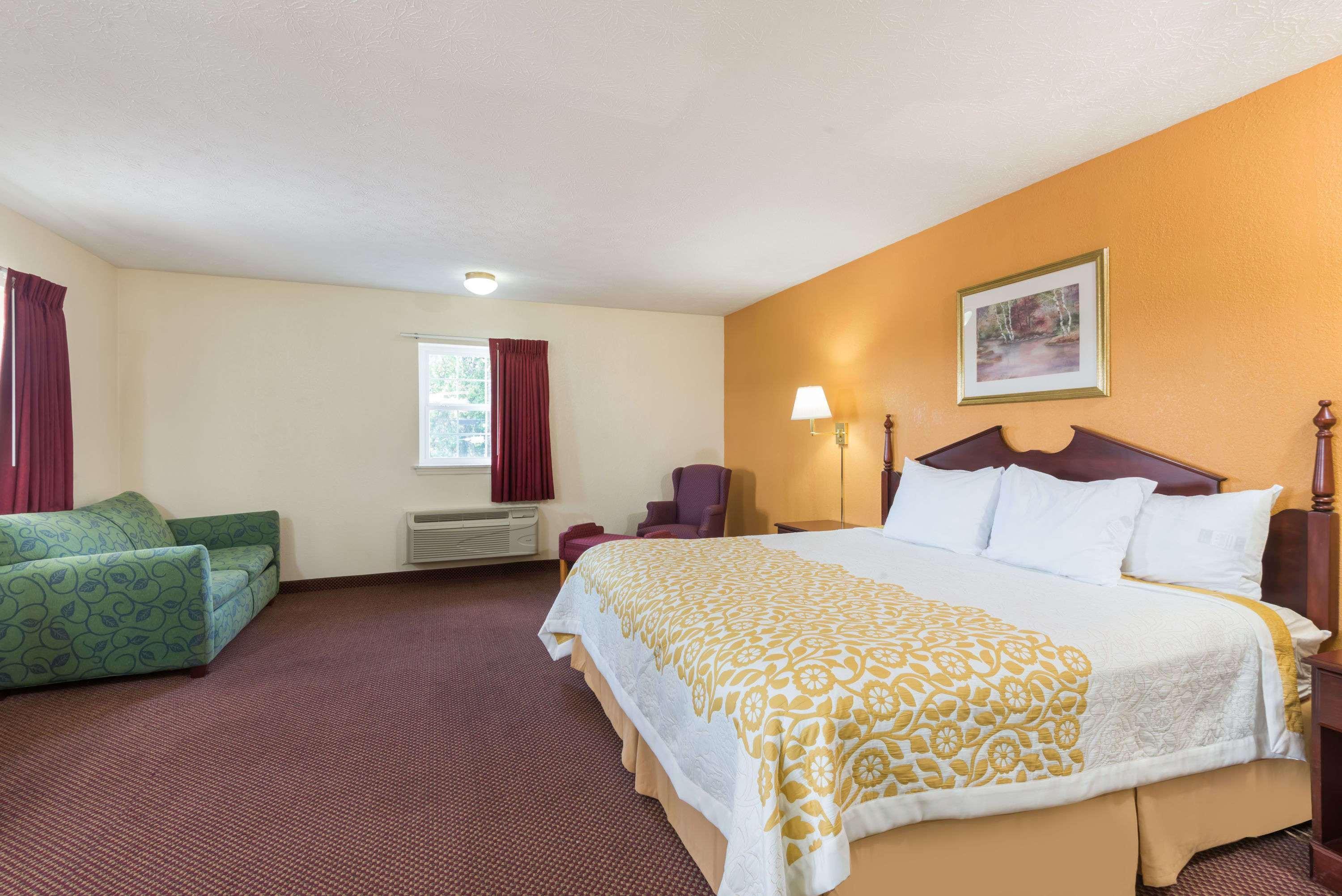 Days Inn By Wyndham Amherst Zewnętrze zdjęcie