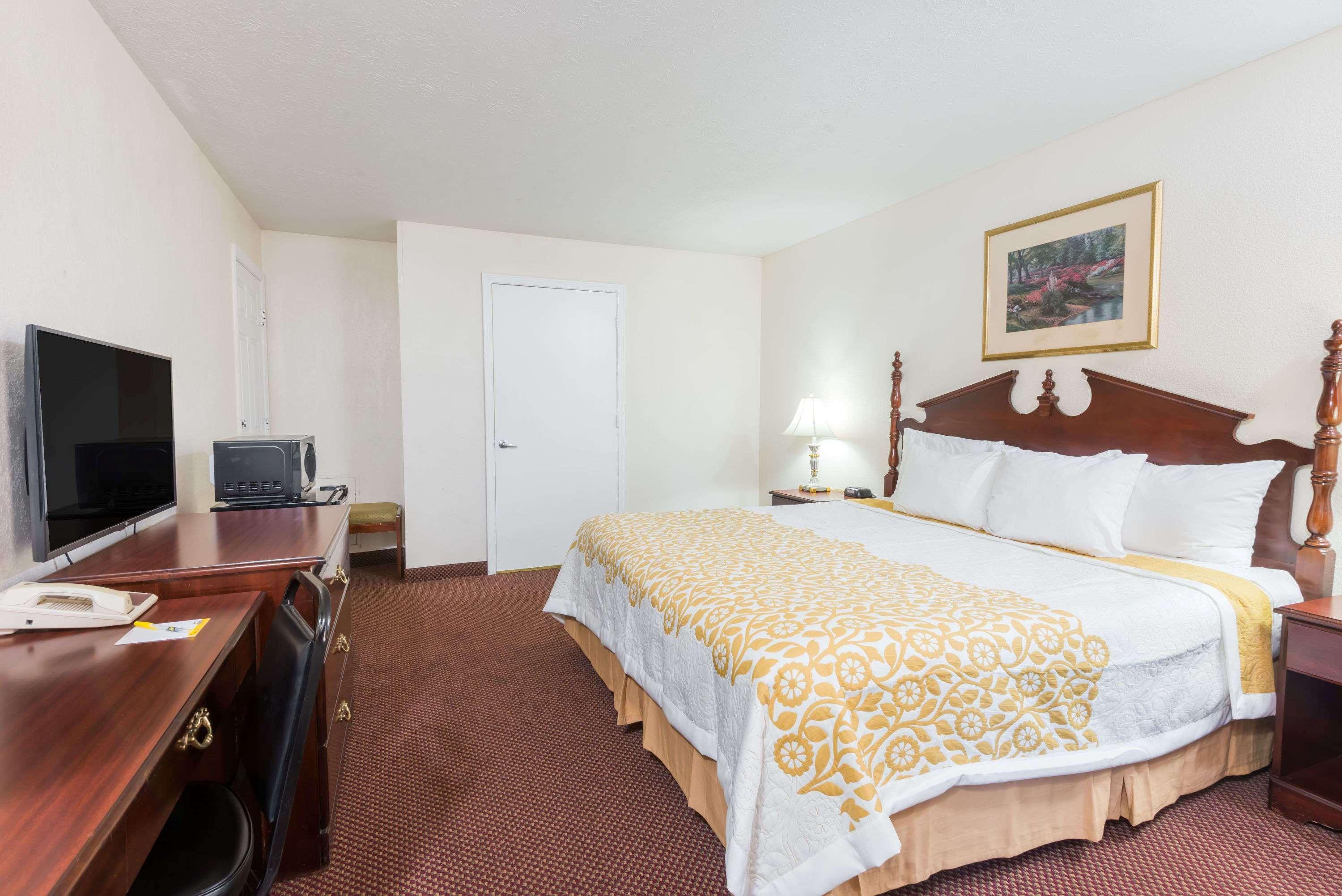 Days Inn By Wyndham Amherst Zewnętrze zdjęcie