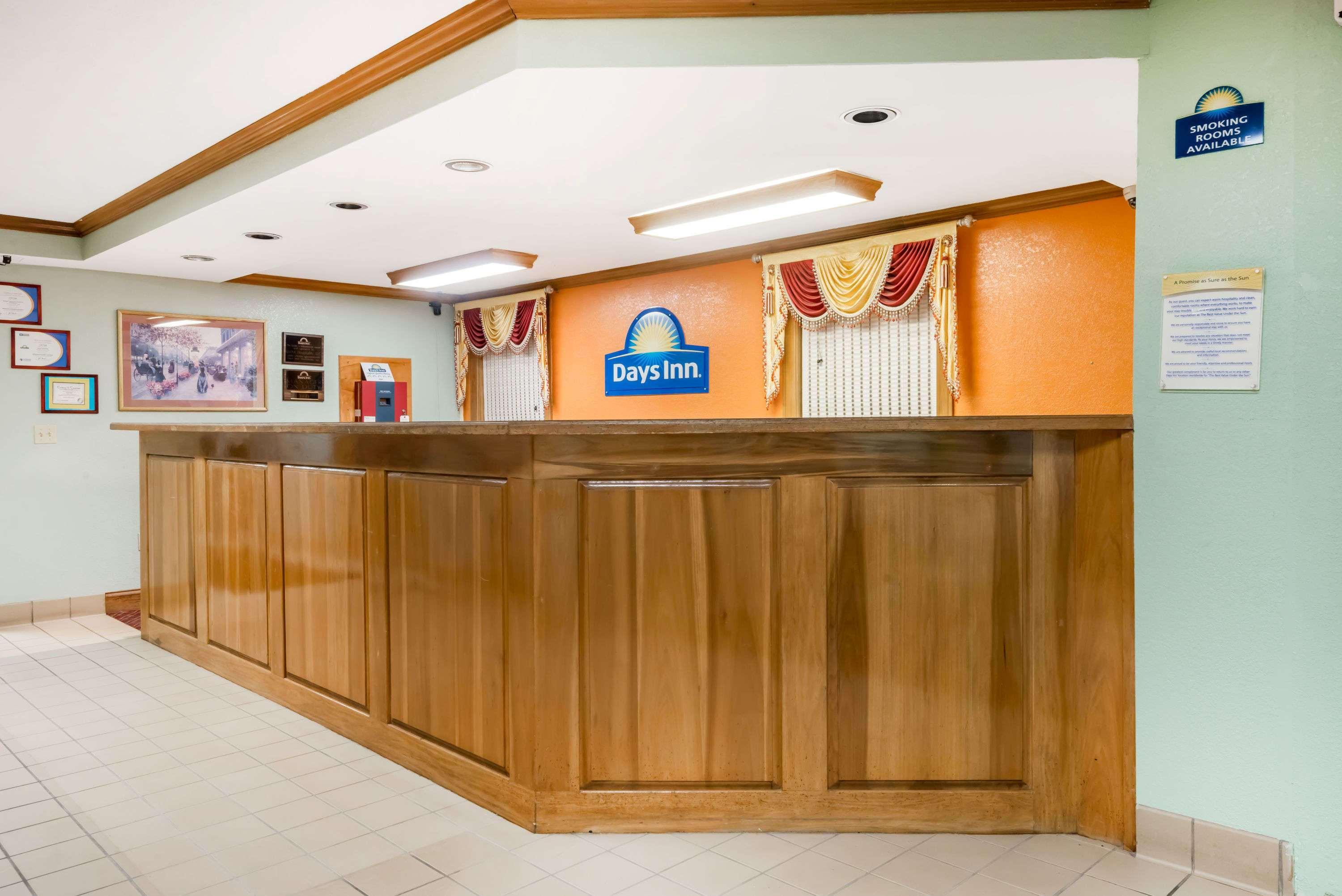 Days Inn By Wyndham Amherst Zewnętrze zdjęcie