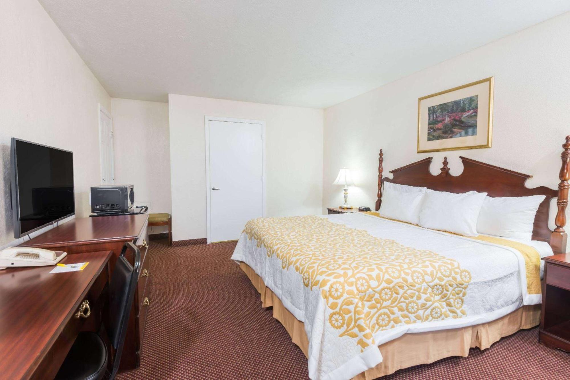 Days Inn By Wyndham Amherst Zewnętrze zdjęcie