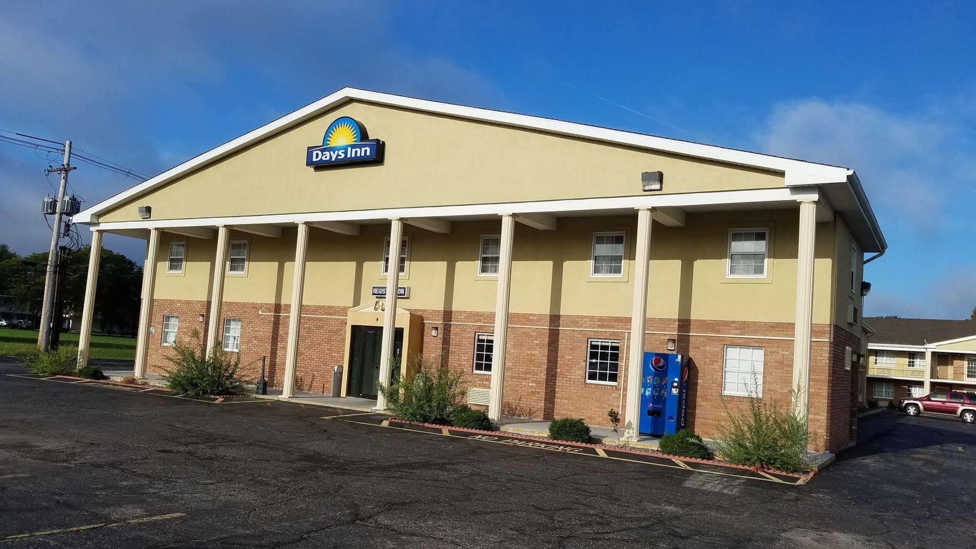 Days Inn By Wyndham Amherst Zewnętrze zdjęcie
