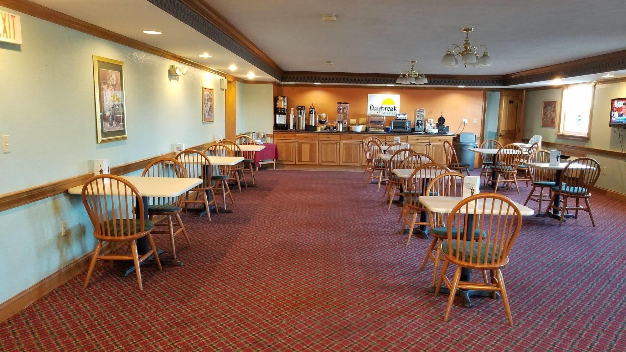 Days Inn By Wyndham Amherst Zewnętrze zdjęcie